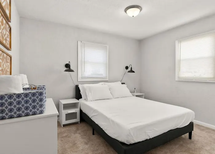 Vibes - Cute 2bd In The Heights Peoria Heights