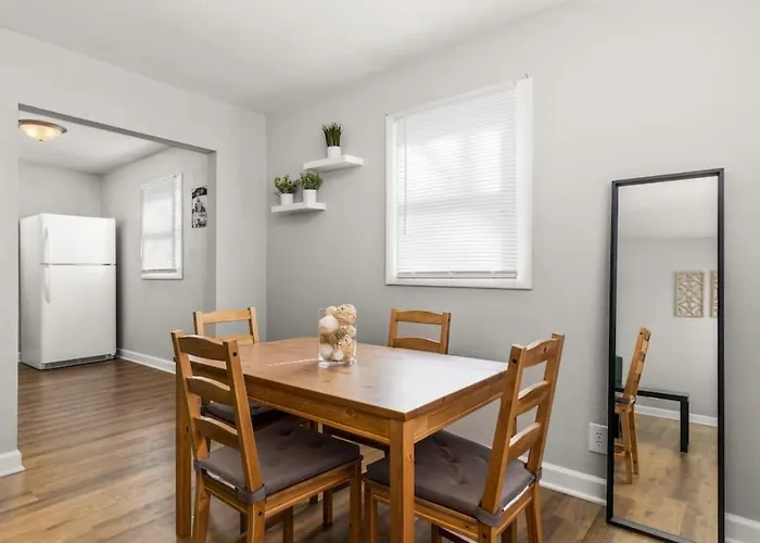 Vibes - Cute 2bd In The Heights * Peoria Heights